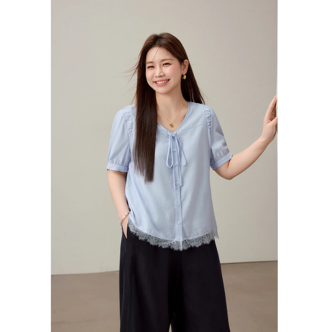 【雾海微澜】纤莉秀W大码女装欧若风V领蝴蝶系带蕾丝拼接衬衫QK2198