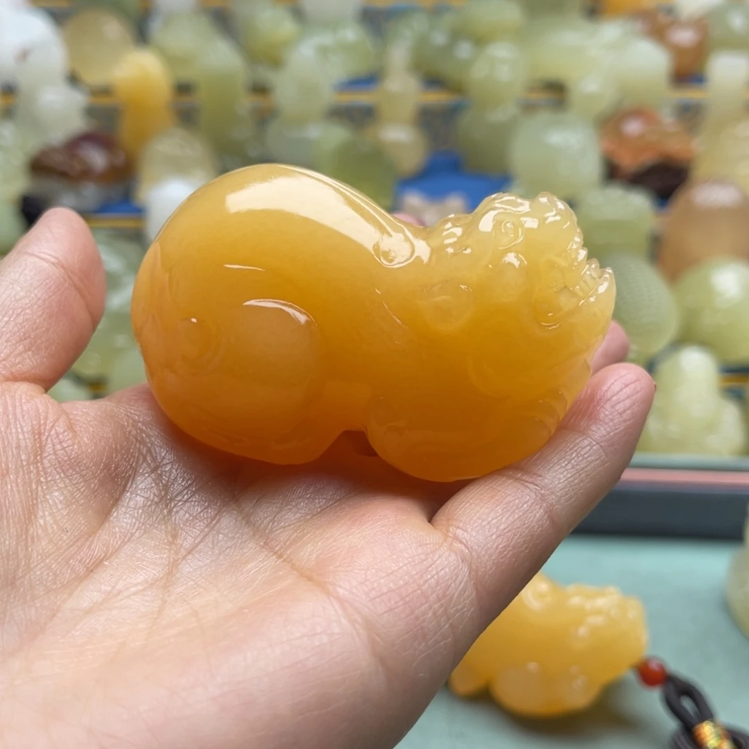 晨***成天然雕刻桌面小把件