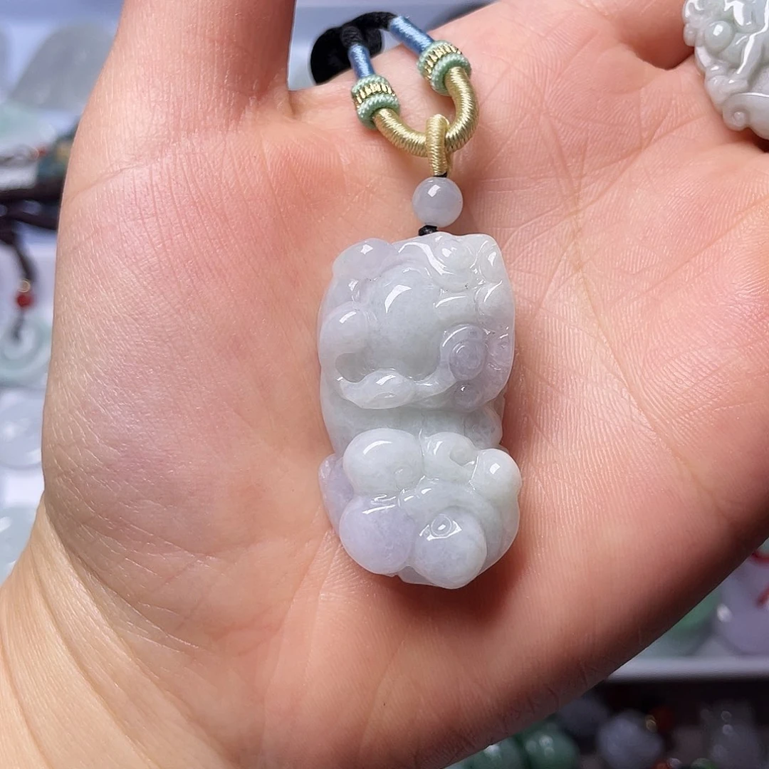 翡翠颈饰未镶嵌风***泪翡翠