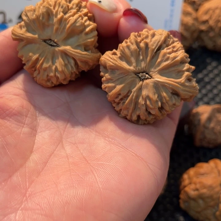 文玩核桃吊坠南疆石