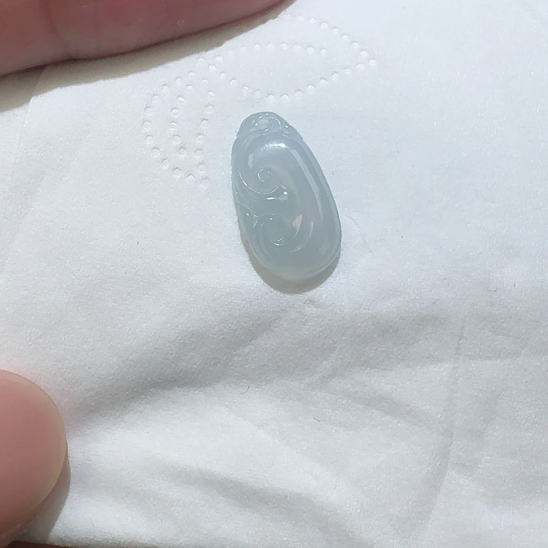 翡翠未镶嵌颈饰如意