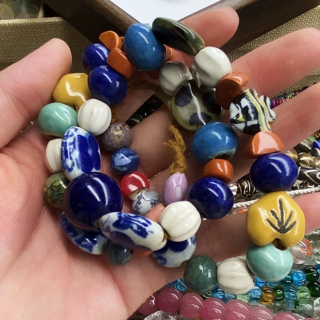 琉璃颈饰尼泊尔陶瓷