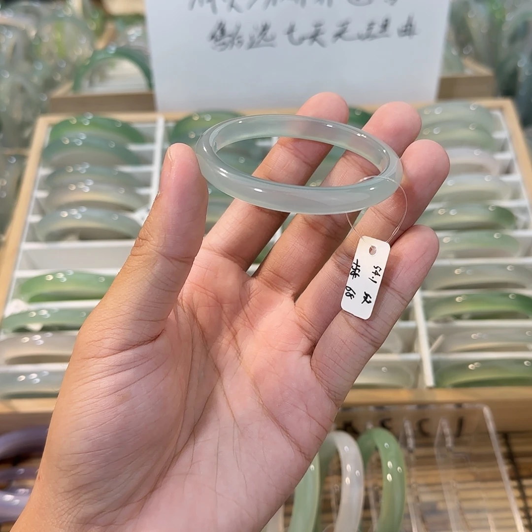 玛瑙/玉髓未镶嵌手镯圈口54.1