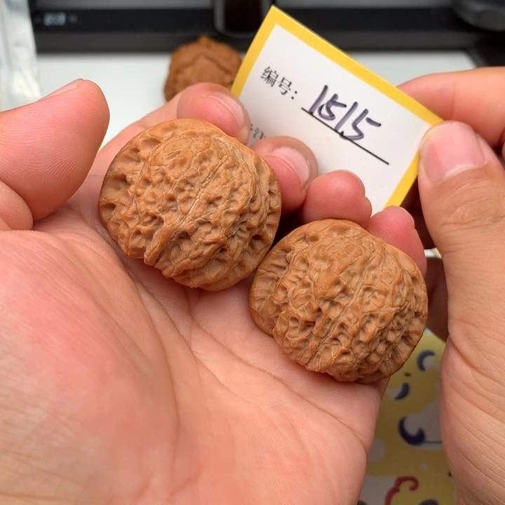 文玩核桃把件40血麒麟1515