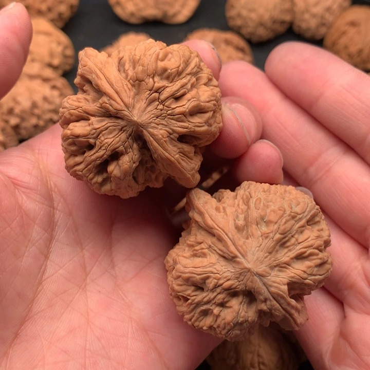 文玩核桃吊坠猛****腿狮子头