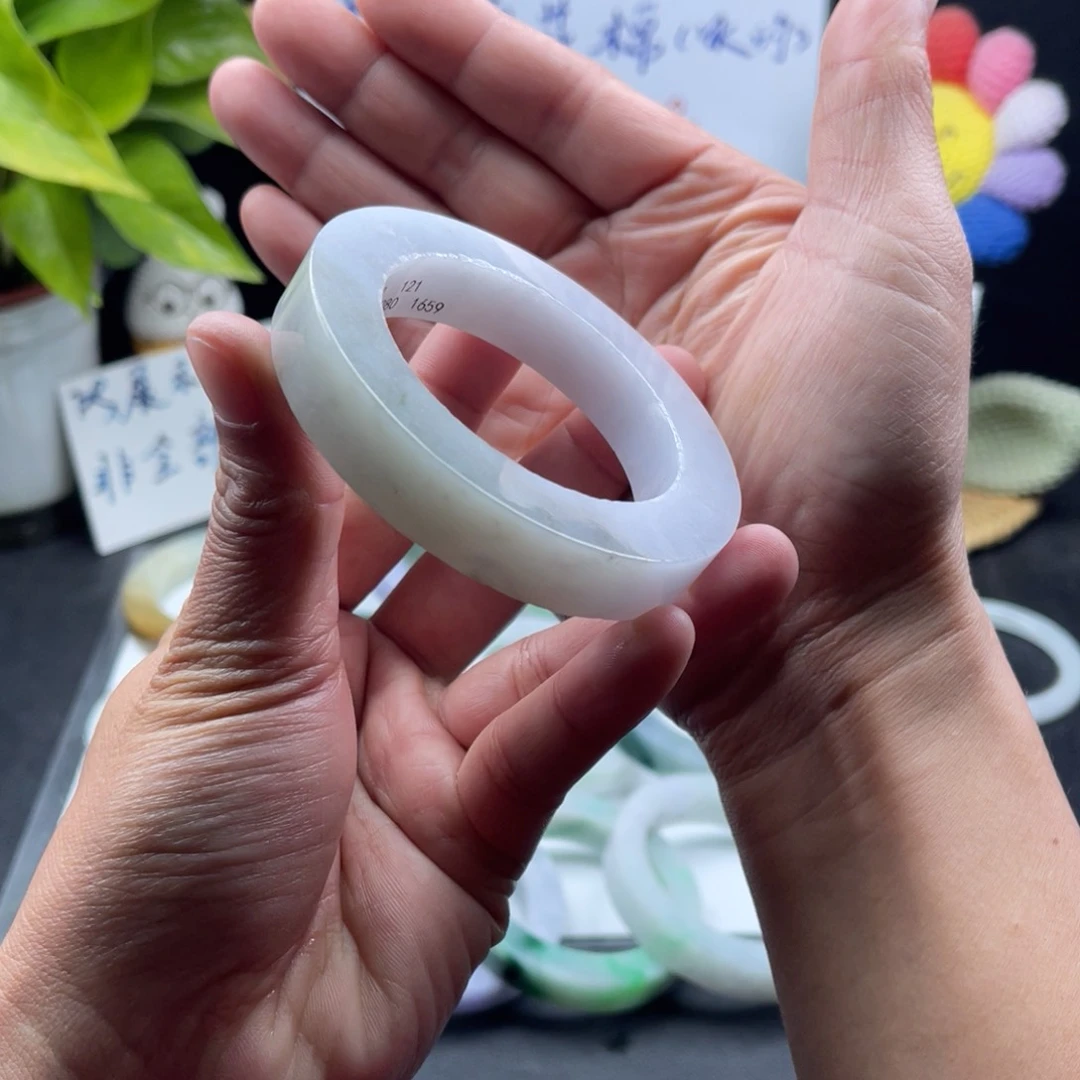 【闪购商品】定制翡翠52-59正圈未镶嵌手镯