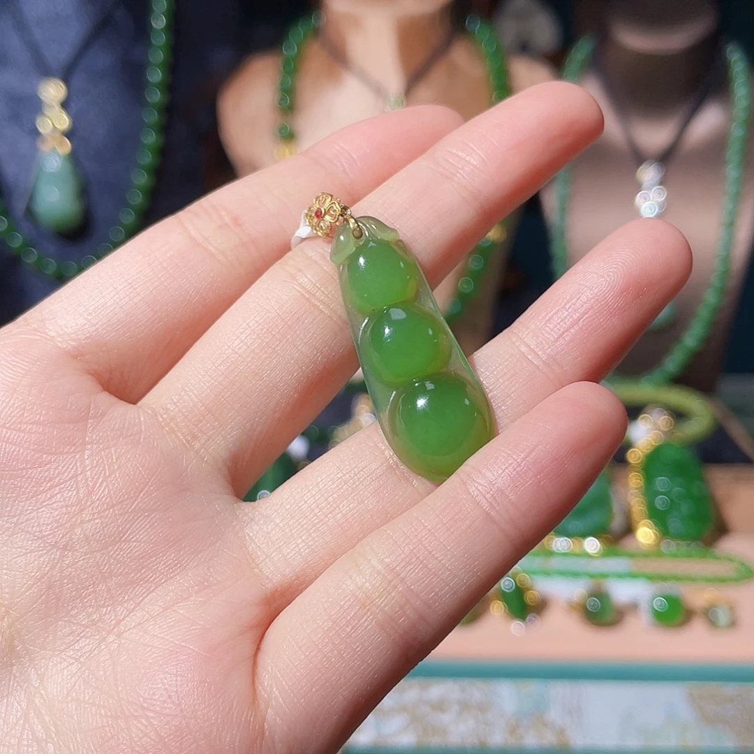 和田玉（碧玉）18K金镶嵌颈饰