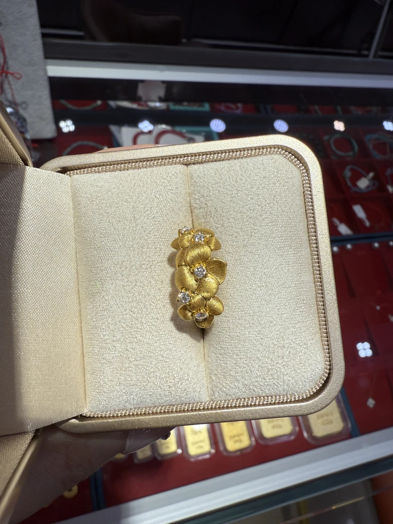 春暖花开设计感足金戒指