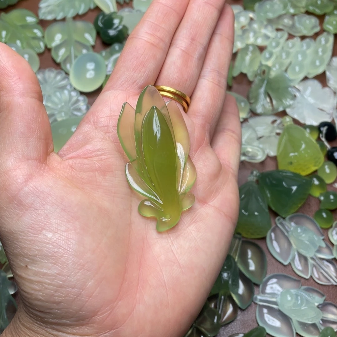 蛇纹石玉合金颈饰
