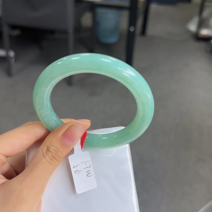 未镶嵌手镯翡翠满绿圆条-56圈