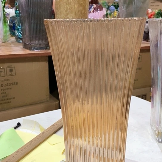 琉璃花瓶高30厘米口径14厘米