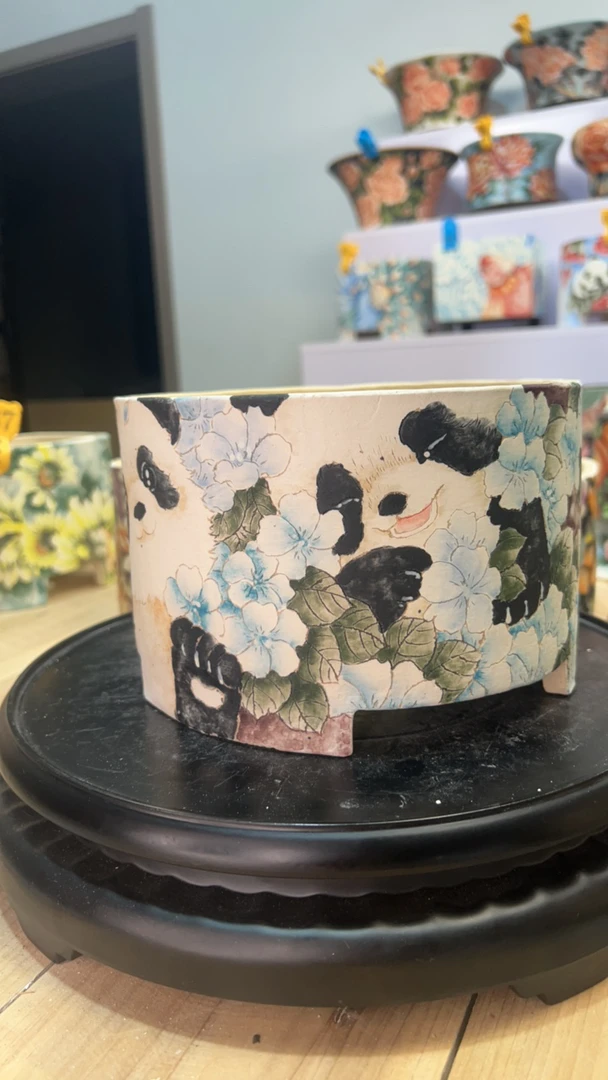 手绘熊猫麦饭石花盆