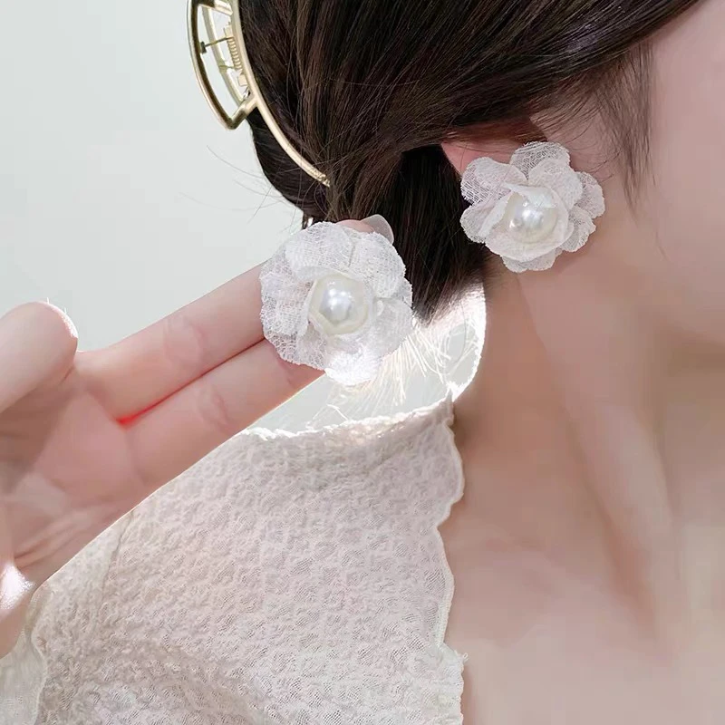 感奢华气质蕾丝花朵耳钉女耳饰网红个性耳环2024年新款潮