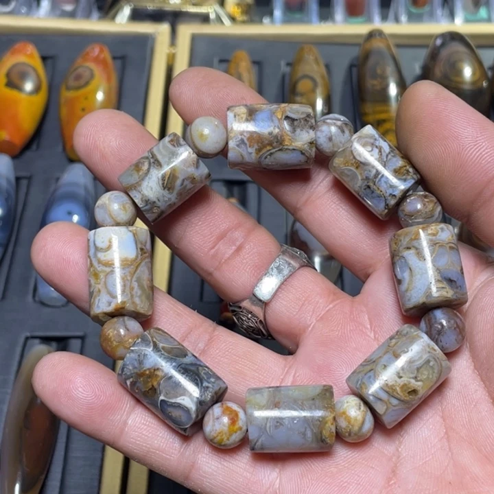 玛瑙/玉髓颈饰未镶嵌燕****一