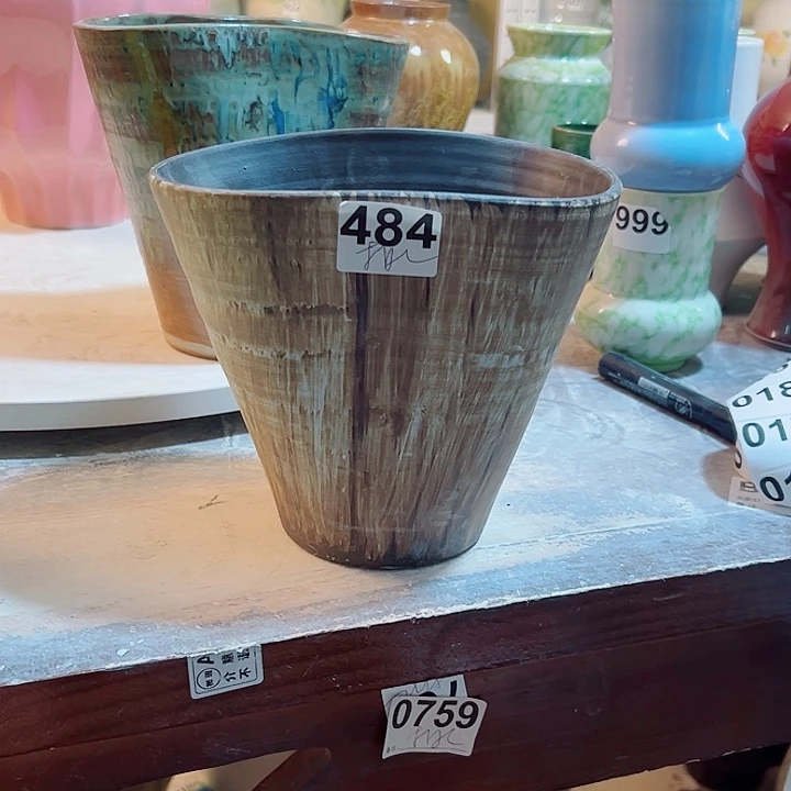 用***1陶瓷精品口20，15，高18，484