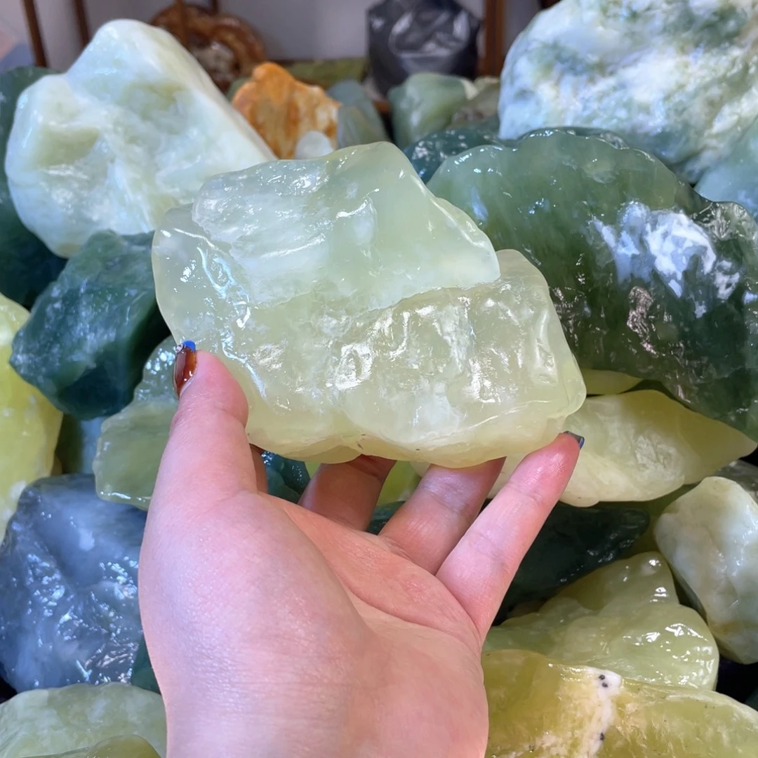 蛇纹石玉未镶嵌中国四大名玉简易