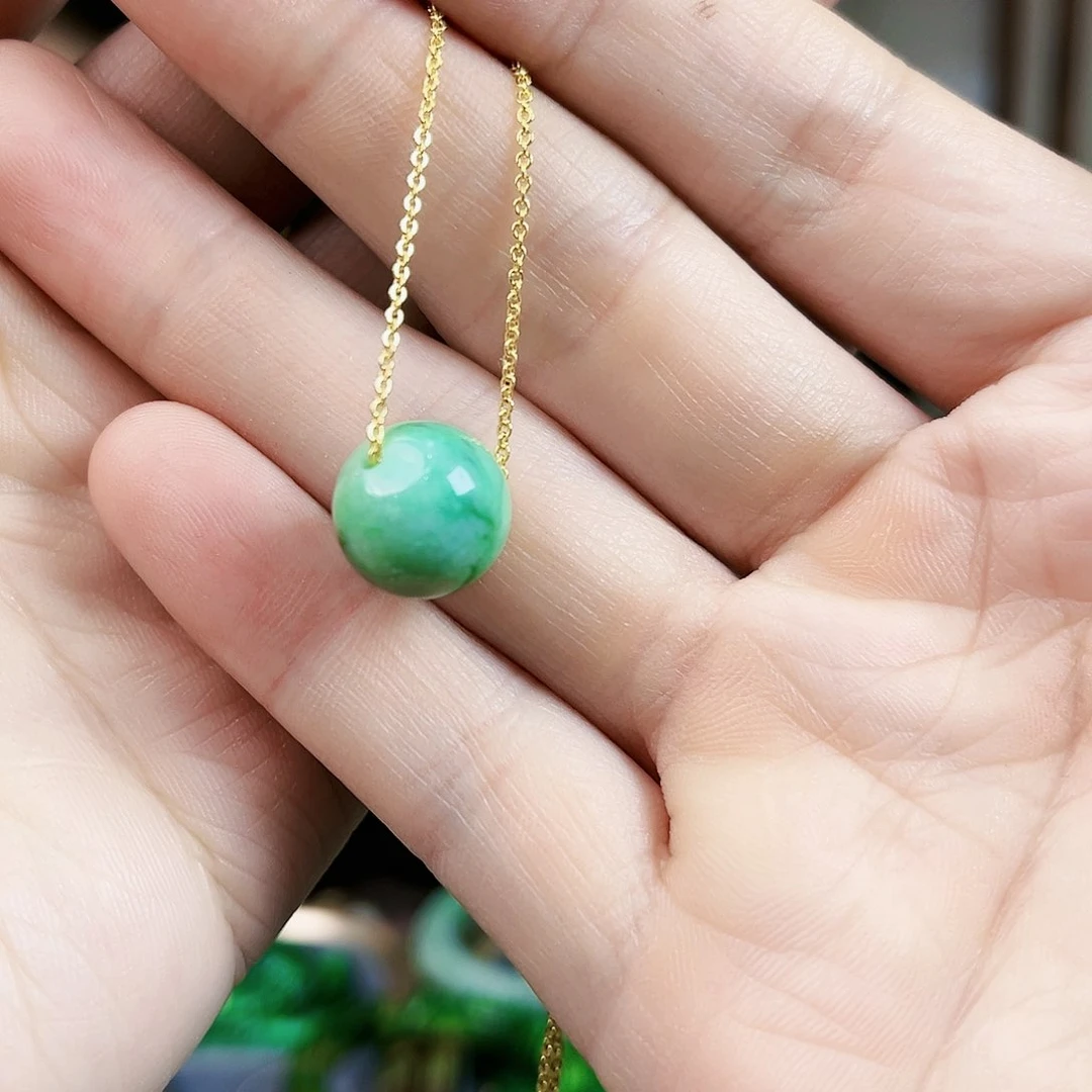 翡翠颈饰未镶嵌吊坠多样性