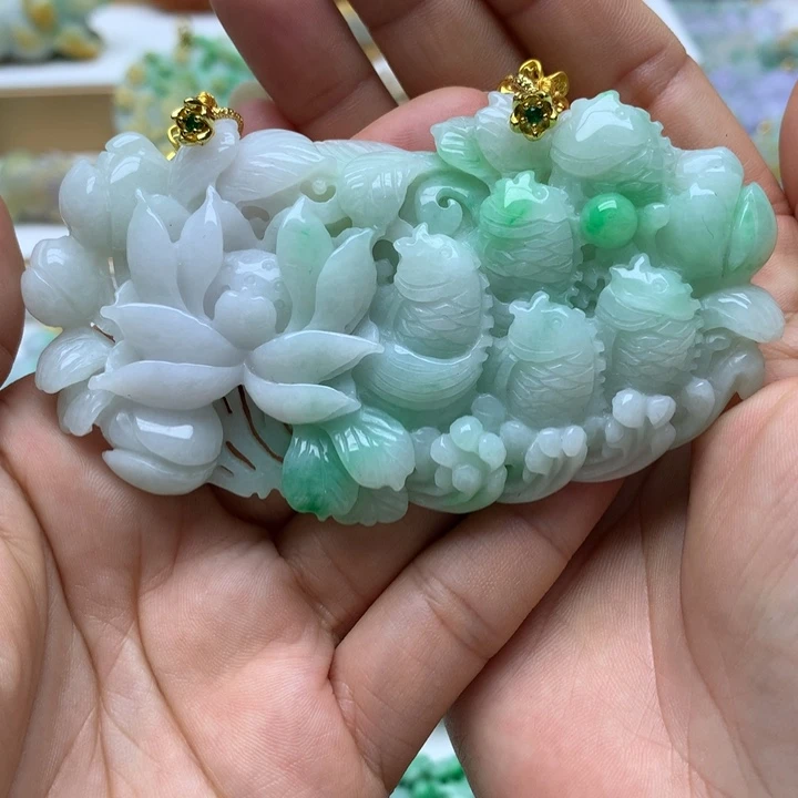 翡翠颈饰未镶嵌翡翠