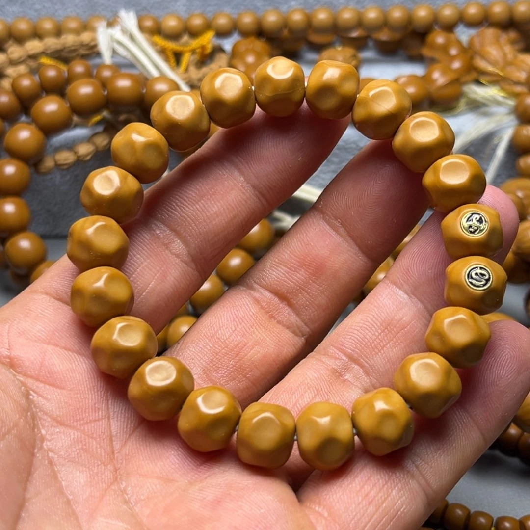 猴头核桃手串雕刻手串镶标3