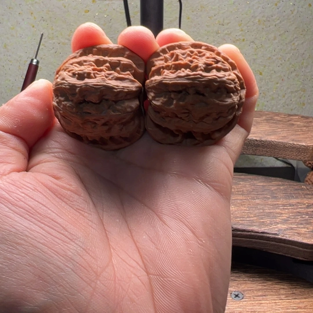 文玩核桃吊坠36白狮子