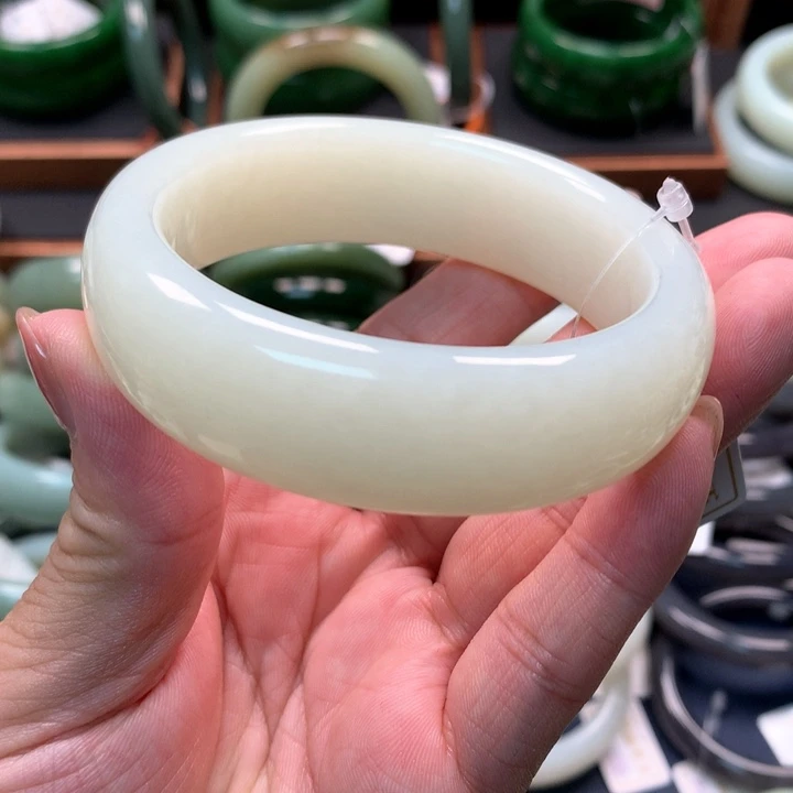 【闪购商品】未镶嵌手镯和田玉