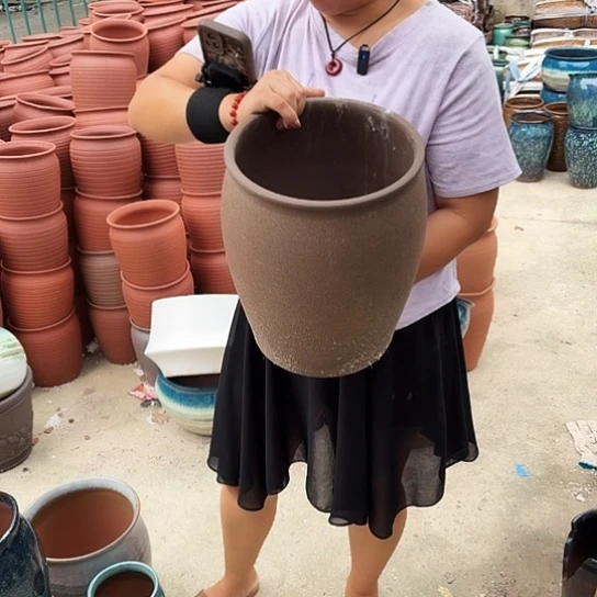 口25高30瑕疵。口变形口扁了