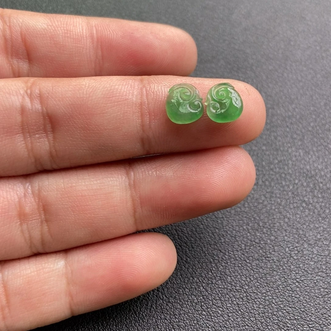 定制翡翠未镶嵌如意