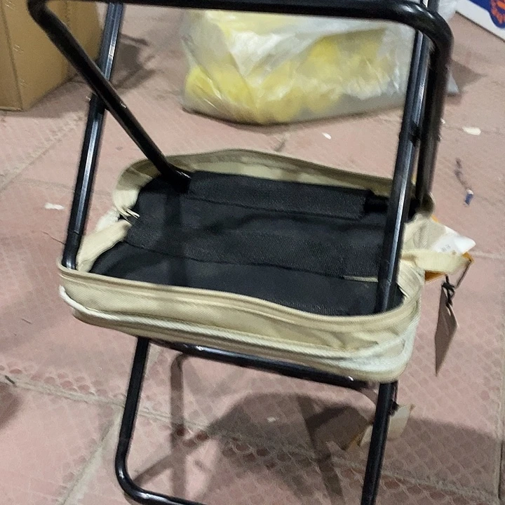瑕疵米白色口袋马扎两个