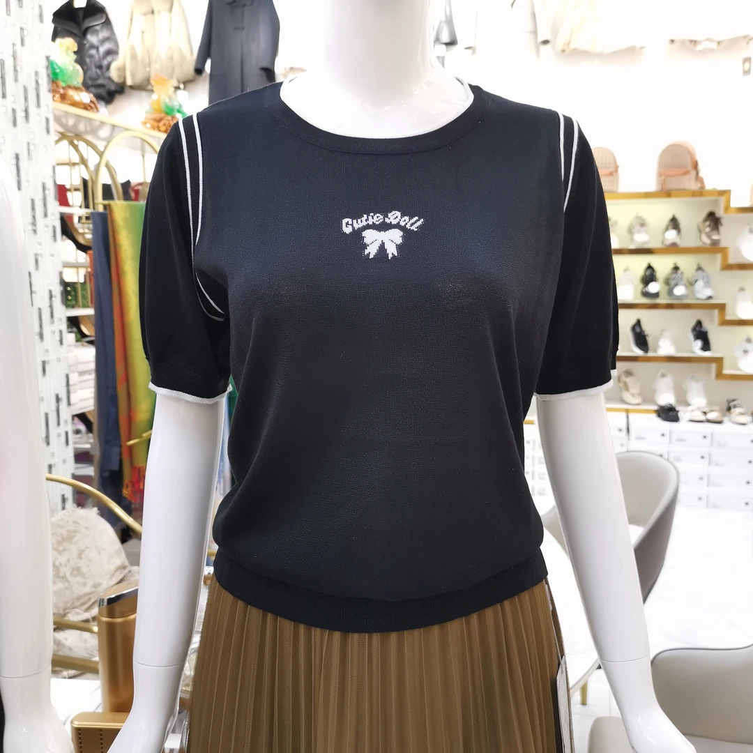 5609  捆边撞色韩版上衣