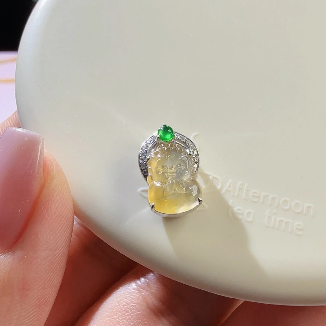 翡翠18K金镶嵌颈饰锁骨吊坠