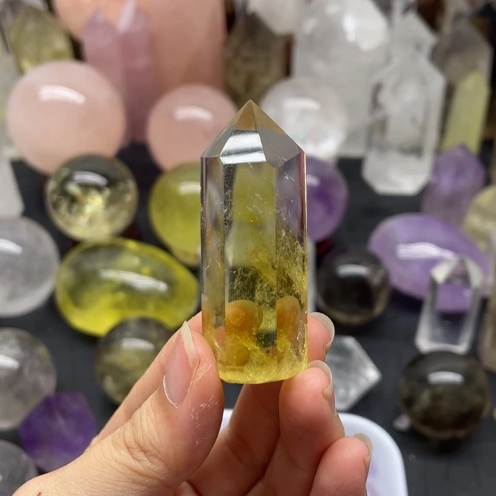 36未镶嵌水晶K***子黄水柱