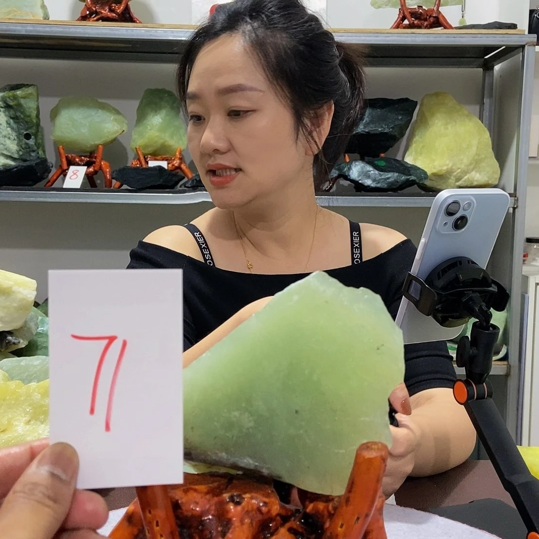 蛇纹石玉未镶嵌原石也****！