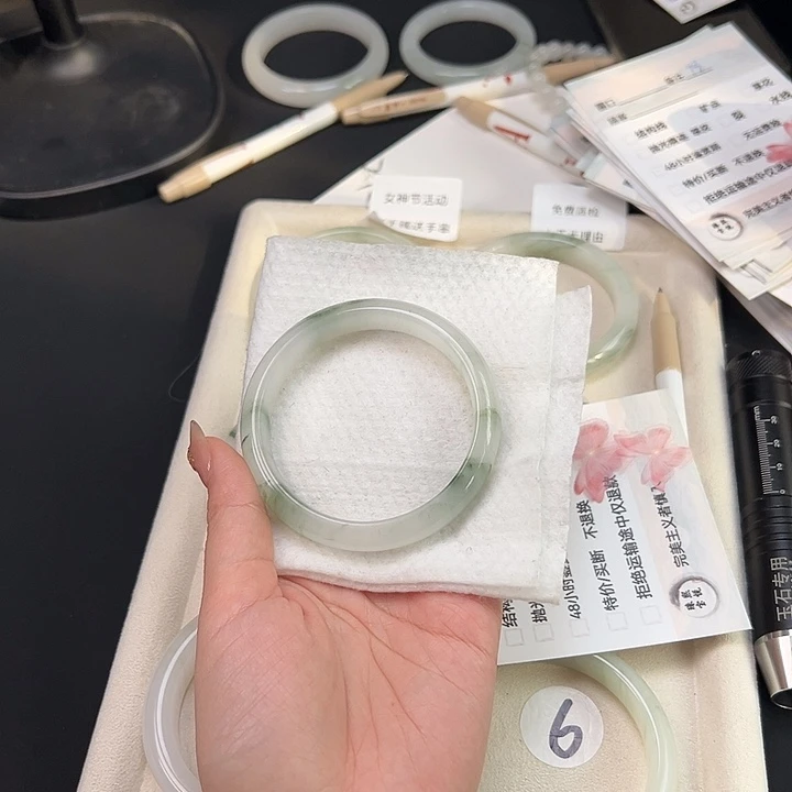 石英质玉手镯未镶嵌79