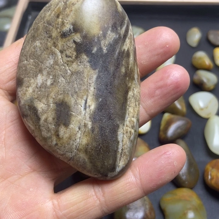 和田玉（糖玉）未镶嵌珠宝奇石