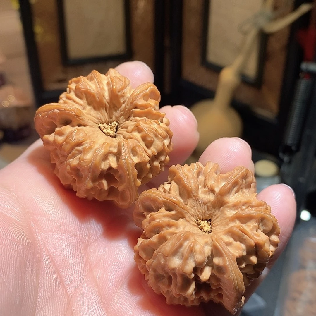 文玩核桃把件44龙门涧三棱