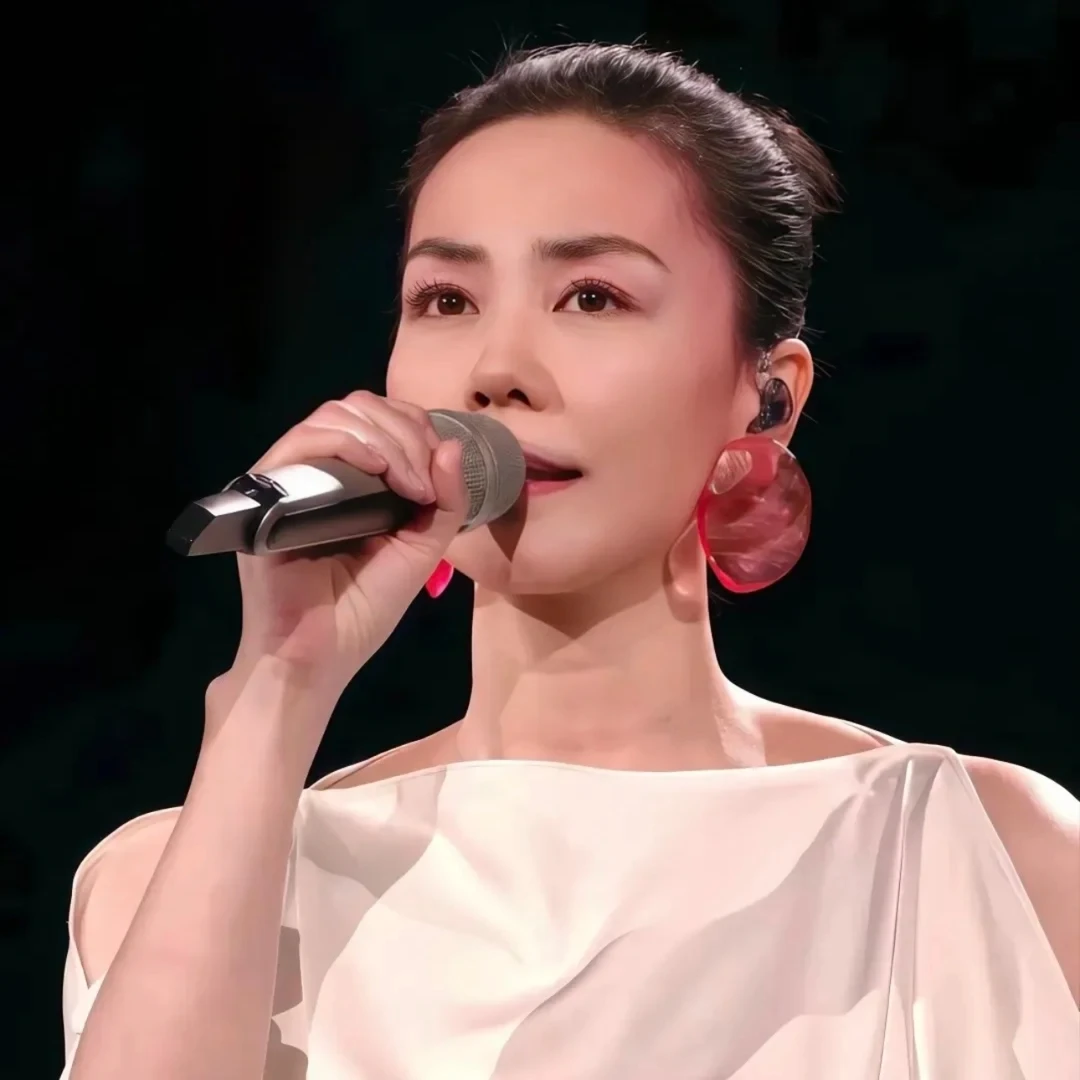 卡柒 非金属亚克力耳饰 2025年蛇年春晚王菲同款虾片耳环气质百搭