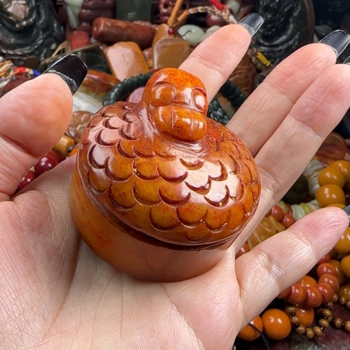 透闪石质玉未镶嵌珠宝奇石