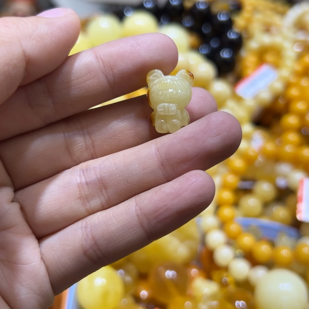 琥珀珠宝奇石未镶嵌