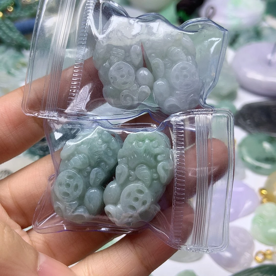 翡翠颈饰未镶嵌天然翡翠