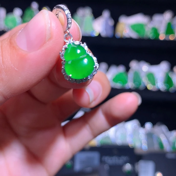 【闪购商品】颈饰银S925镶嵌翡翠天然翡翠