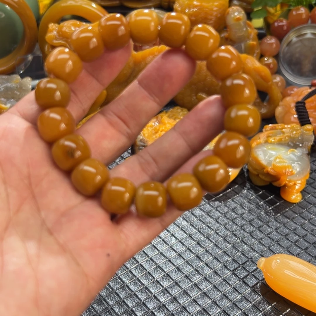 石英质玉未镶嵌颈饰