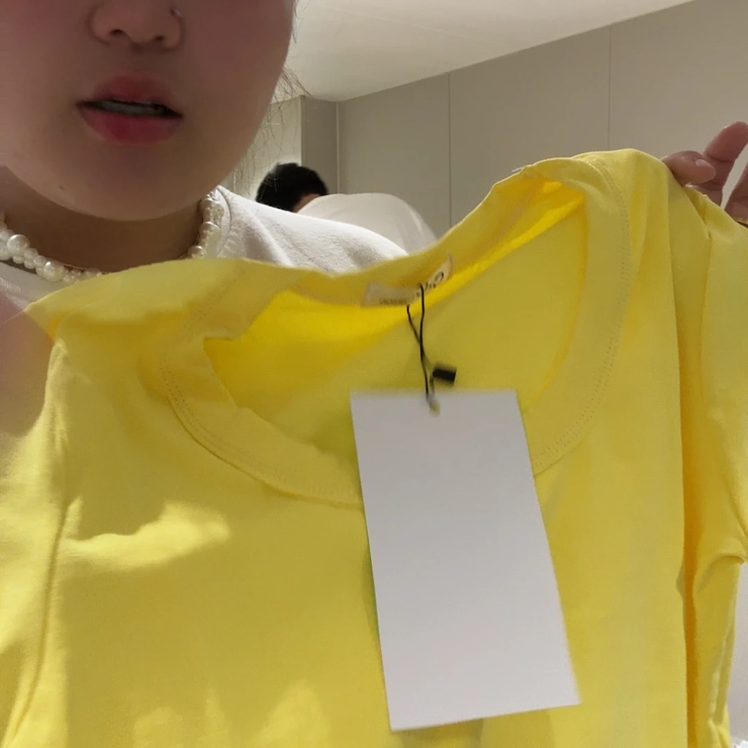 黄色螺纹短袖上衣