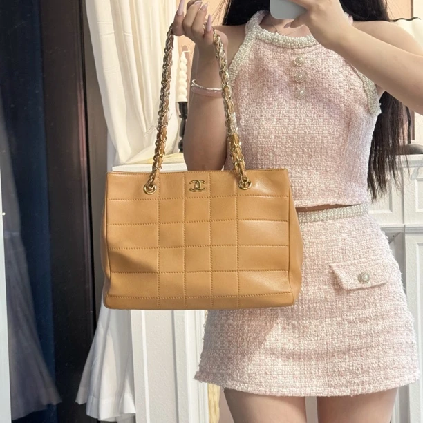 95新 Chanel/香奈儿 chanel南瓜色冰格托特单肩包