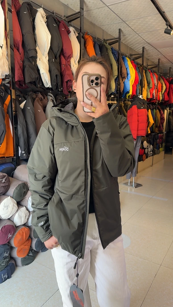 休闲时尚连帽常规款短款户外轻薄羽绒服女款男女同款