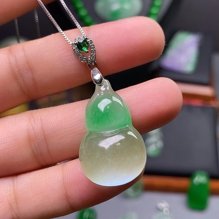 吊坠(赠链)未镶嵌翡翠
