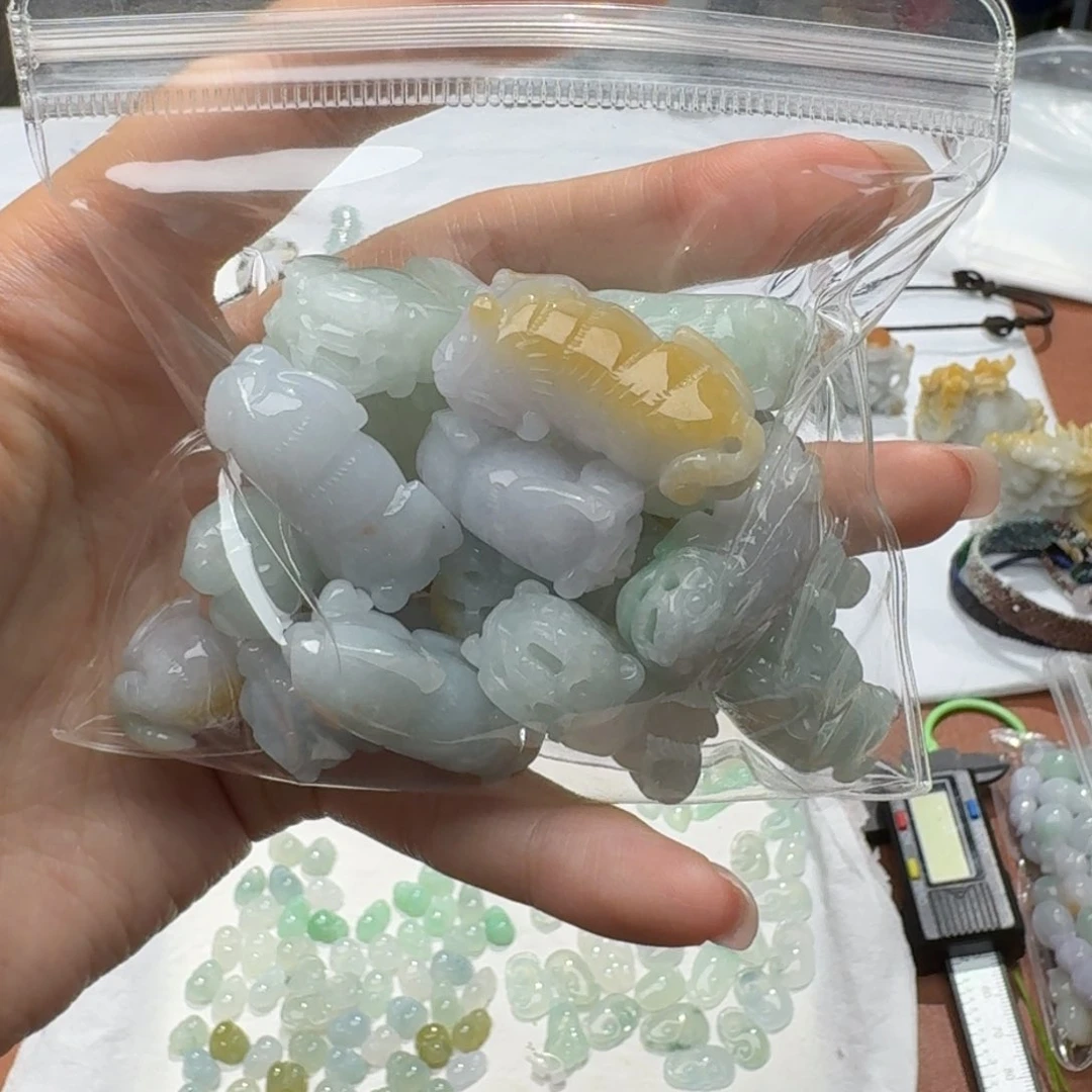 未镶嵌挂件翡翠福利1个，不包邮，拍邮费发货