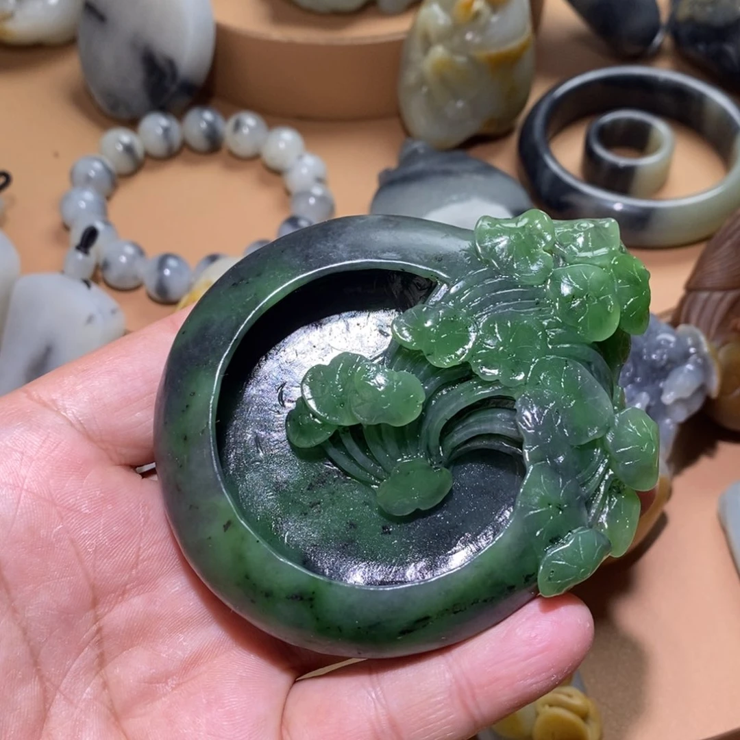 未镶嵌和田玉摆件