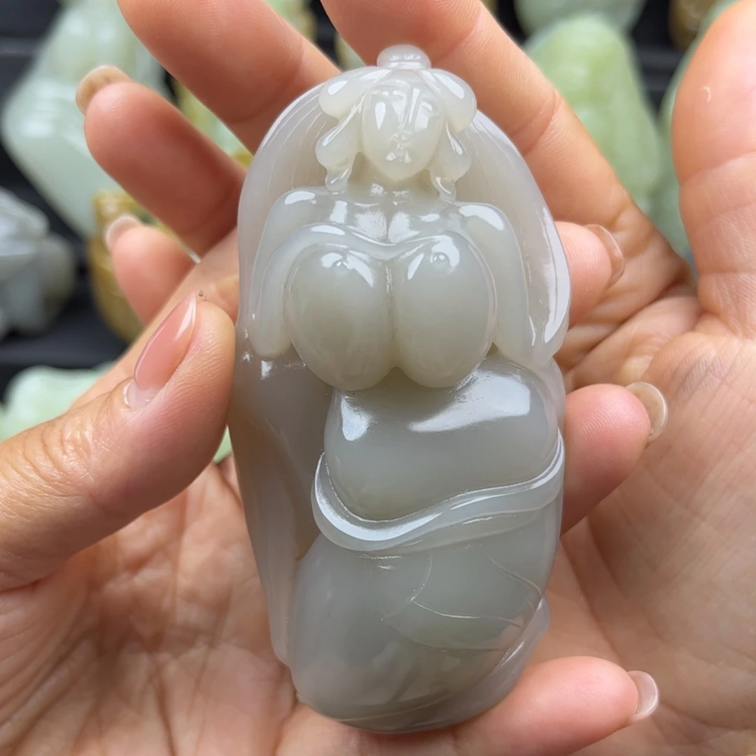 和田玉未镶嵌把件