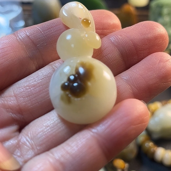 和田玉（糖玉）未镶嵌挂件