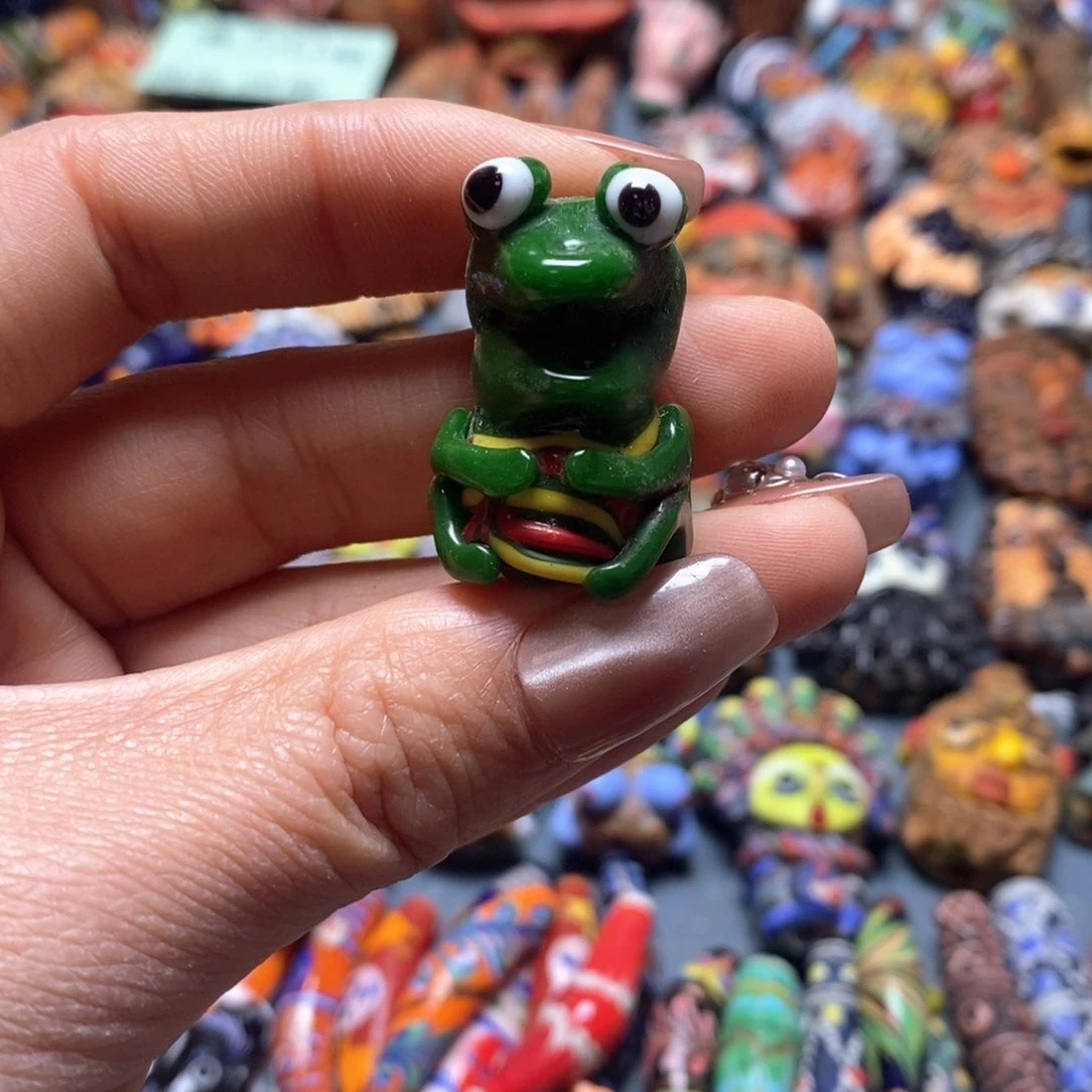 琉璃颈饰印度尼西亚青蛙